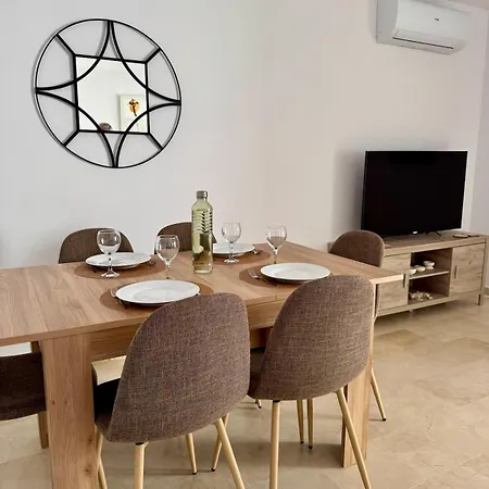 Modern By & Old Town With Pool Appartement