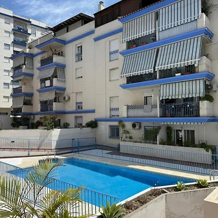 Modern By & Old Town With Pool Διαμέρισμα