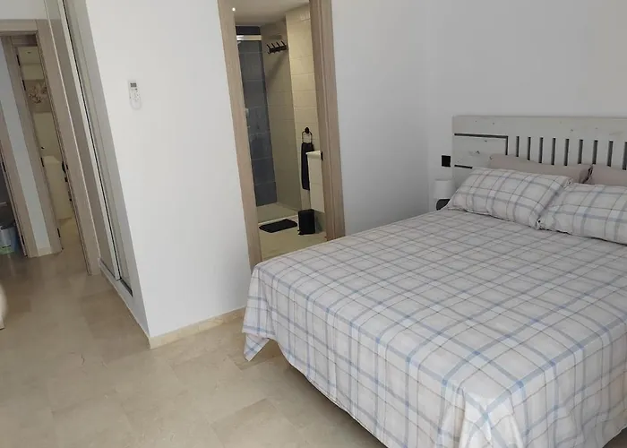 Modern By & Old Town With Pool * Εστεπόνα