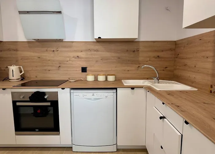 Διαμέρισμα Modern By & Old Town With Pool