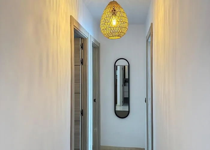 Modern By & Old Town With Pool *