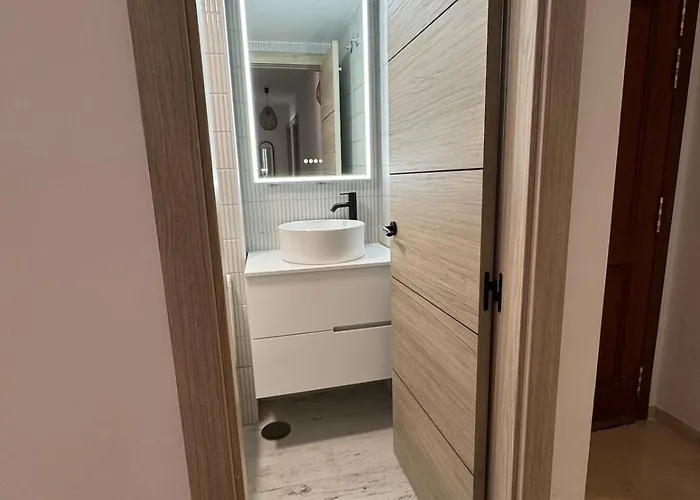 Modern By & Old Town With Pool