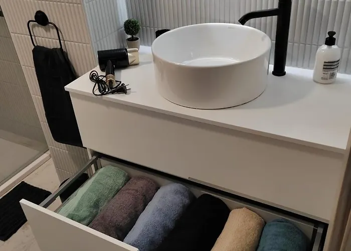 Modern By & Old Town With Pool Daire *