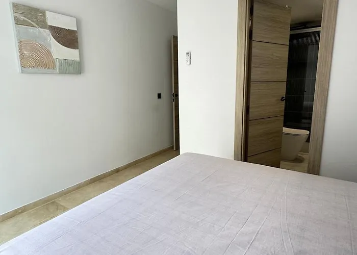 Daire Modern By & Old Town With Pool *