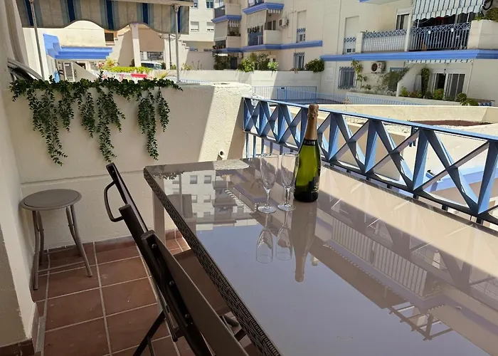 Modern By & Old Town With Pool