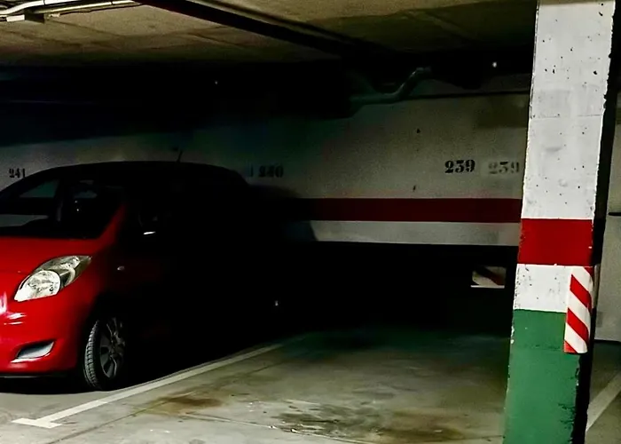 Modern By & Old Town With Pool Διαμέρισμα