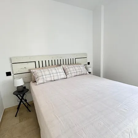 Modern By & Old Town With Pool * Εστεπόνα