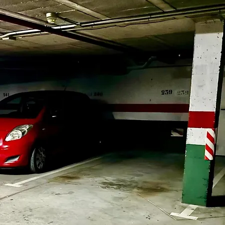 Modern By & Old Town With Pool Διαμέρισμα