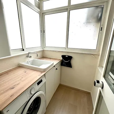 Διαμέρισμα Modern By & Old Town With Pool Εστεπόνα