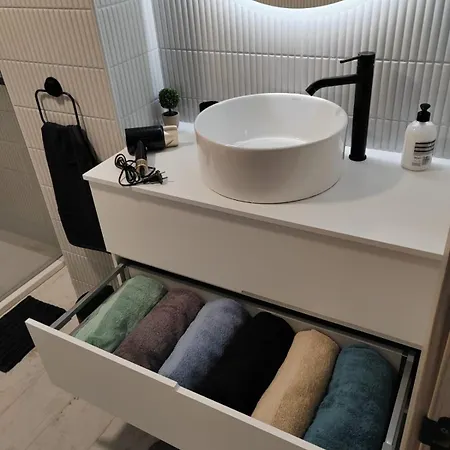 Modern By & Old Town With Pool شقة *